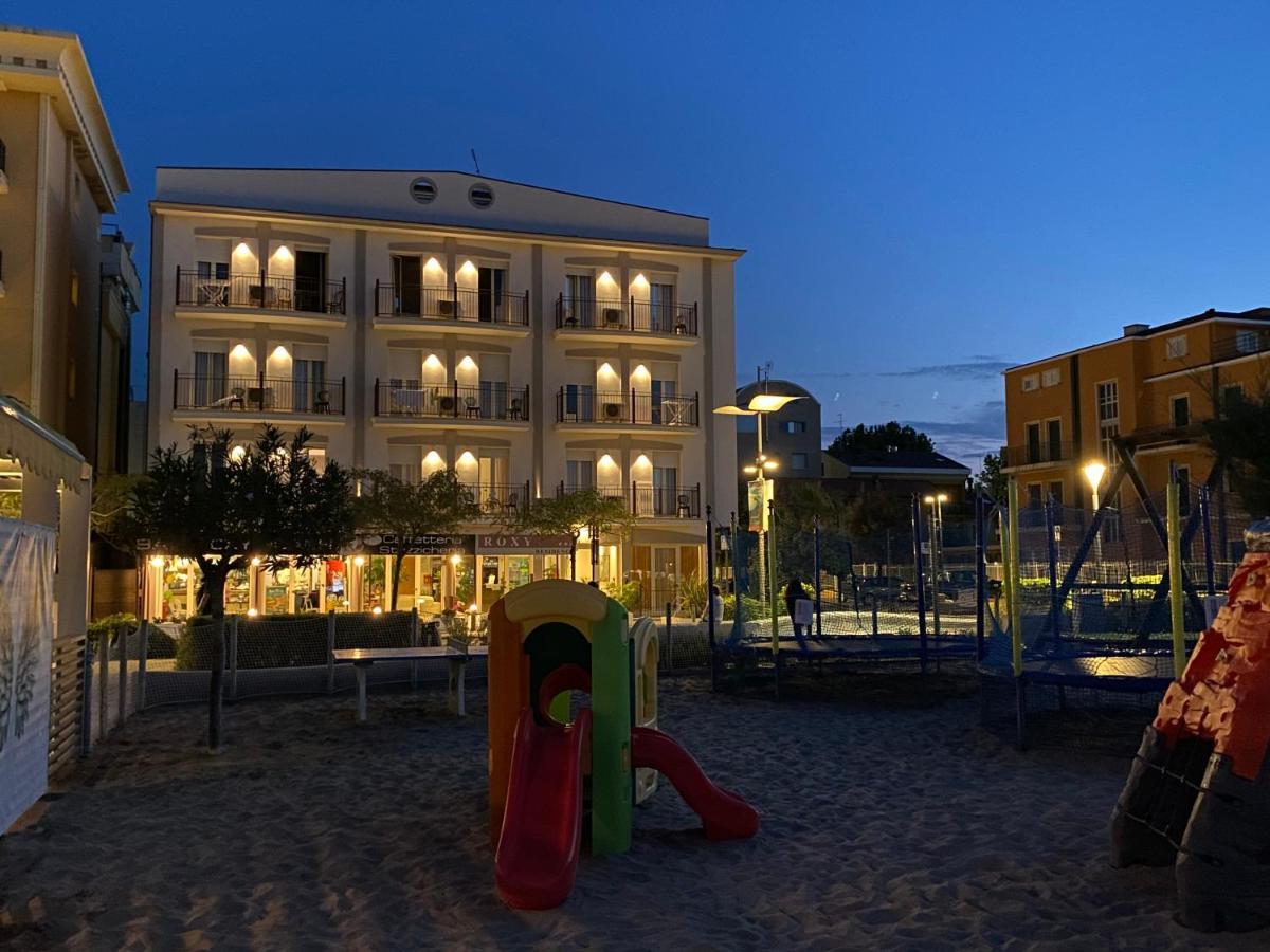מיסאנו אדריאטיקו Residence Roxy מראה חיצוני תמונה