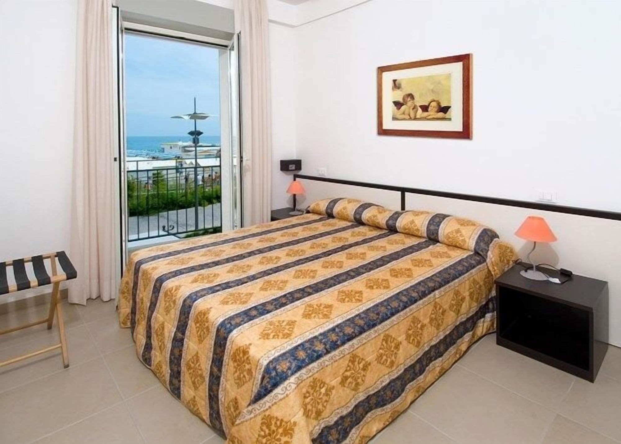 מיסאנו אדריאטיקו Residence Roxy מראה חיצוני תמונה