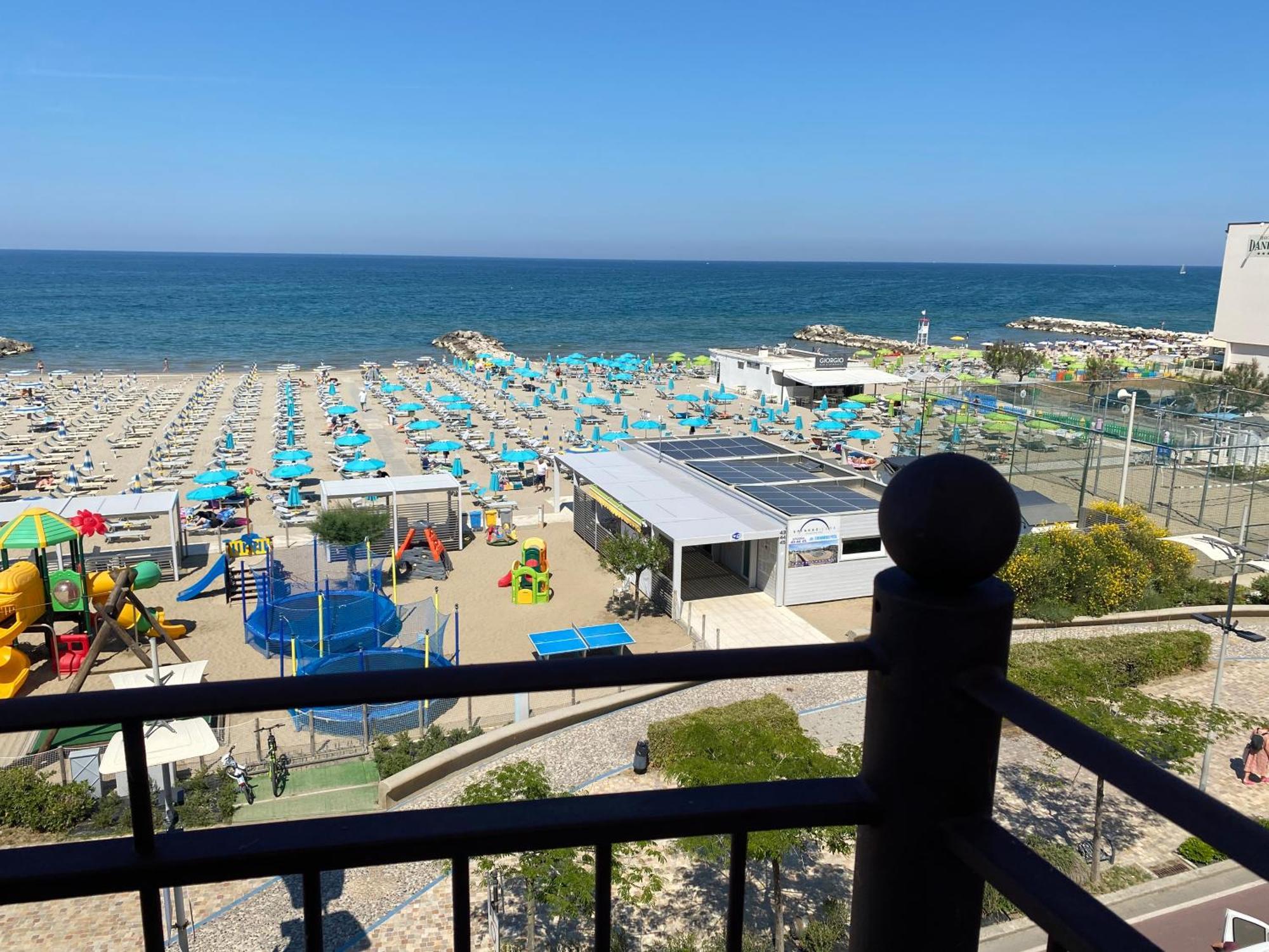 מיסאנו אדריאטיקו Residence Roxy מראה חיצוני תמונה